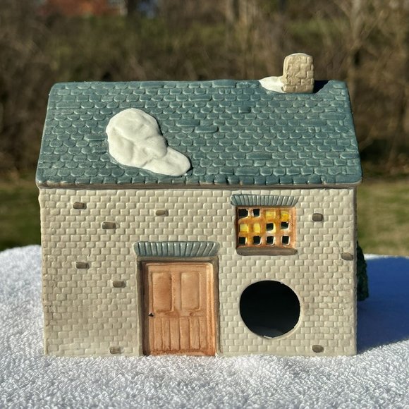 Lemax Dickensvale Brown & Son's Christmas Village Lighted Building from 1991 - Picture 10 of 11